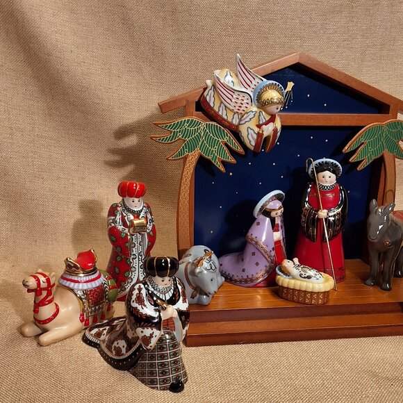 Vintage Fabrege Nativity Set - Picture 2 of 16